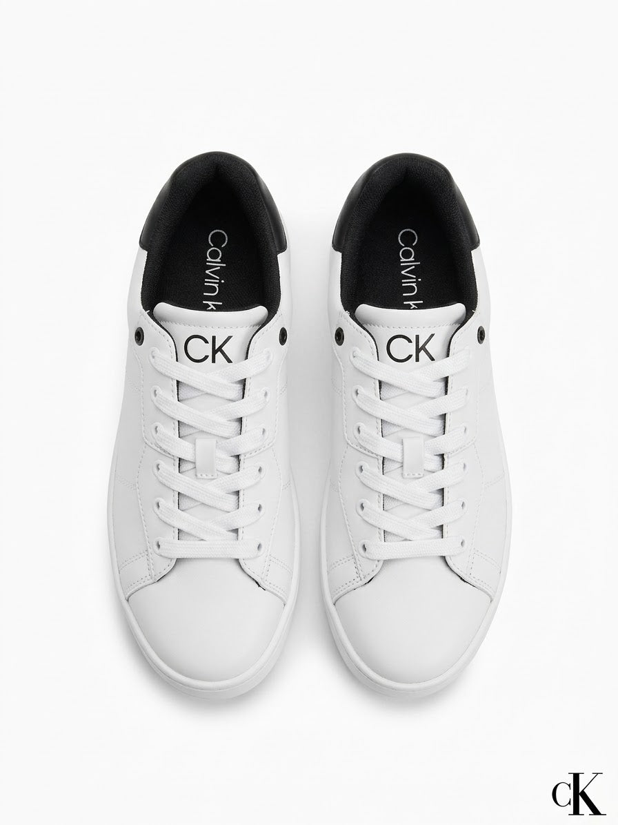 Sneakers Casuales Calvin Klein Hombre – Cuero Blanco con Contraste Negro⁠