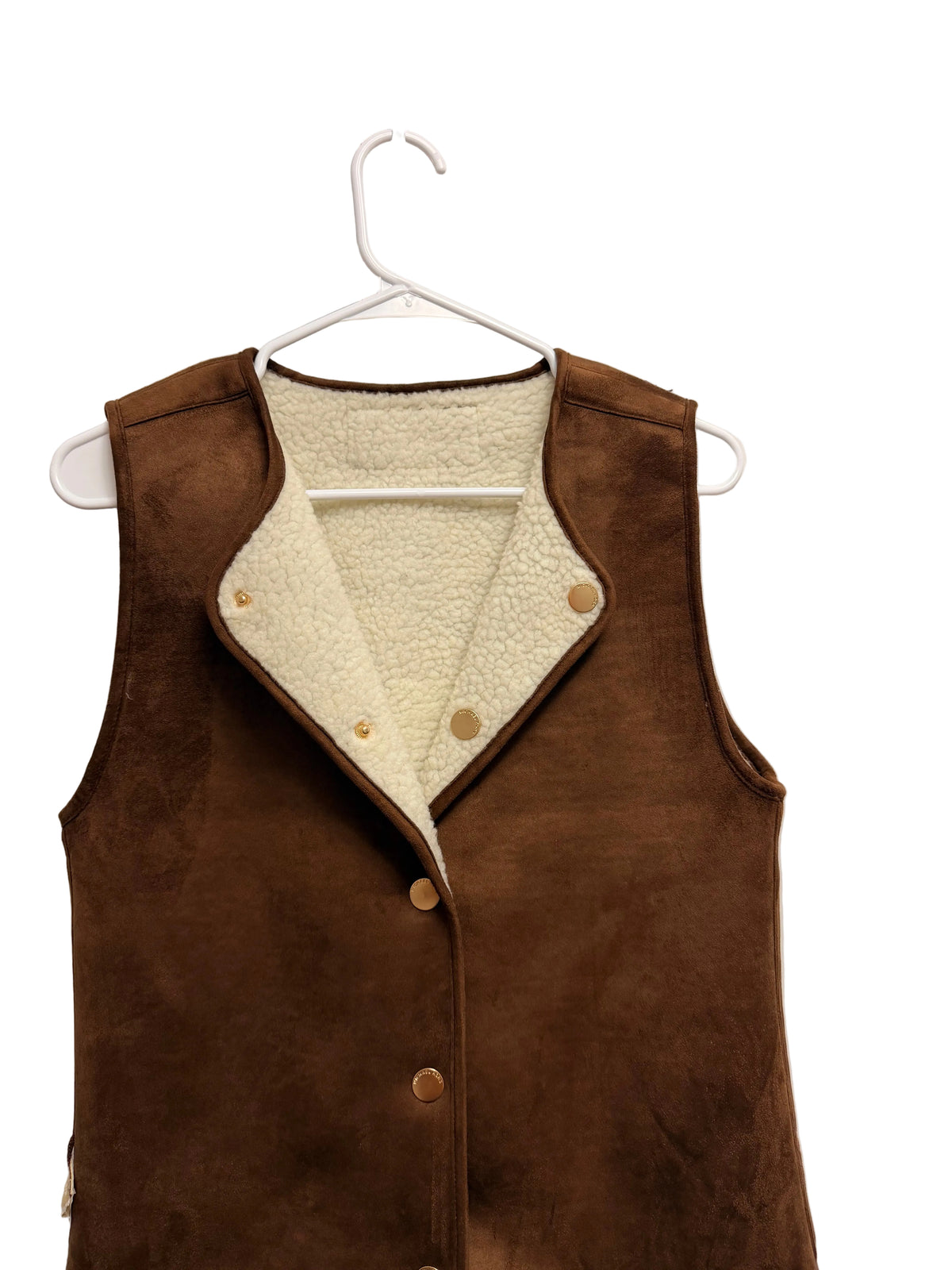 Chaleco Reversible Michael Kors Dama – Gamuza Coñac y Borrego Sherpa con Broches Dorados